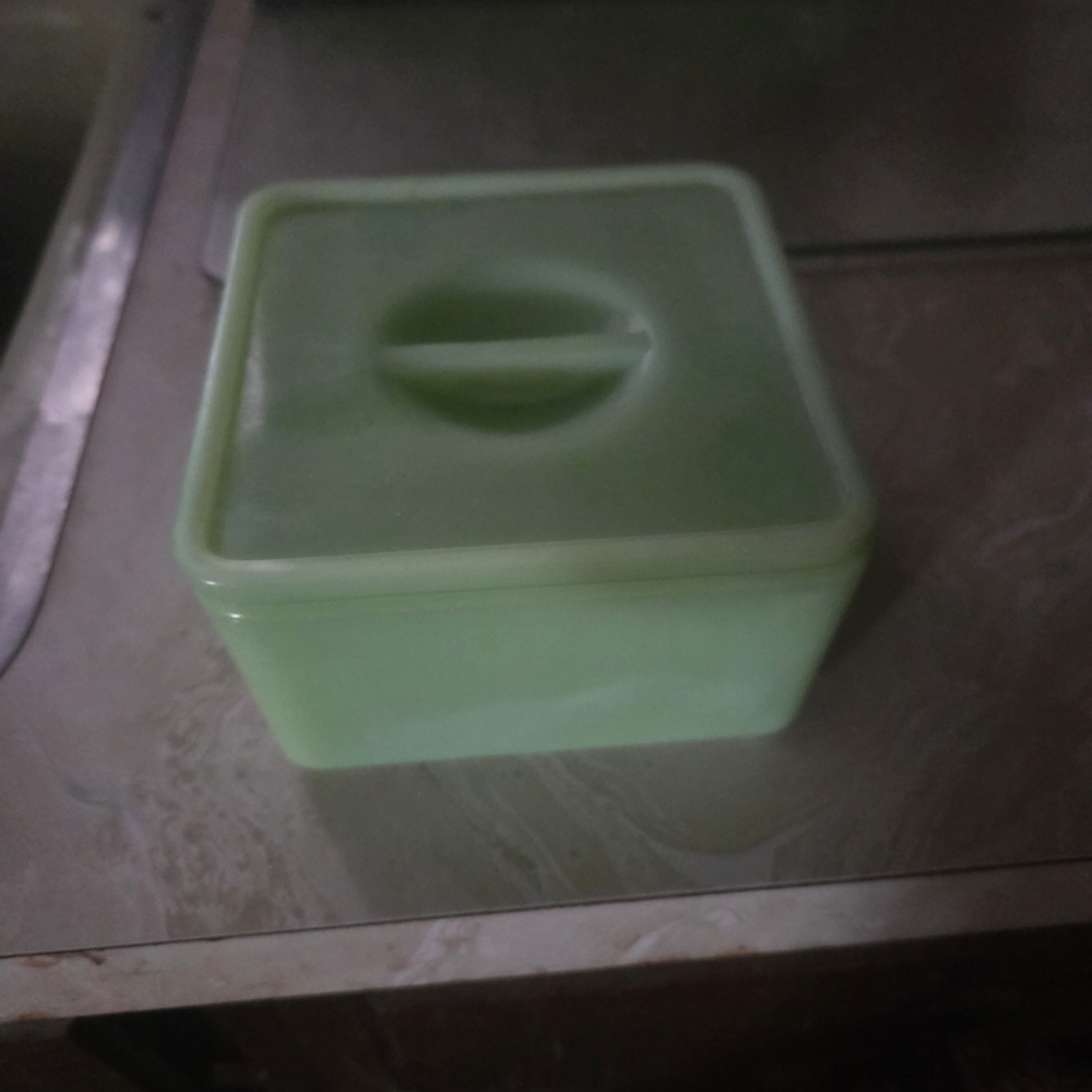 Green Square Container - Picture 2 of 9